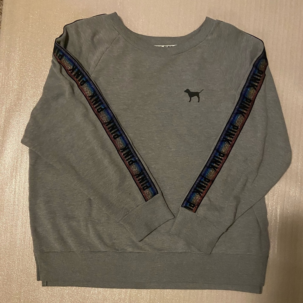 VS Pink pullover
